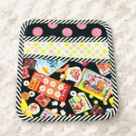 手帳が入る文具ホルダー　昭和レトロアニマル　はいから横丁駄菓子柄　黒