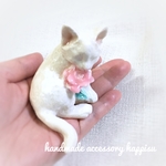 猫と薔薇の置物
