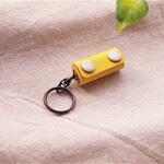 自転車鍵用などに…　小っちゃなレザー キーホルダー　牛革　蒲公英イエロー　タイプⅢ