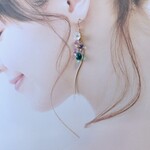 ＊14kgf＊耳元で揺れる愛らしい草花のピアス＊イヤリングに変更可＊シェル＊チェコガラス
