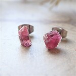 風に花びら舞い散るピアス