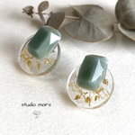 カボション風まん丸レジン　ピアス/イヤリング　くすみグリーン