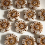 ホワイトな、ワイルドローズ。4個set12.5㎜チェコビーズ