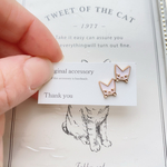 白　猫ピアス　樹脂ピアス