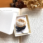 ふっくらクリスマスローズの刺繍ブローチ＊アイボリー×キャメル