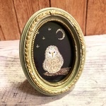 フクロウ刺繍画(楕円形)