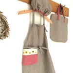 帽子が可愛い‼︎  キッズエプロンセット「 beige × red ◎◎◎」