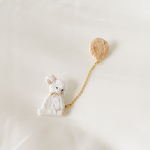 [ 3/31までの受注です◎ ] うさぎと風船の刺繍ピンバッジ 