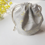 給食袋･コップ袋･お弁当袋 隠しマチの巾着袋 素朴で優しい雰囲気のお花柄