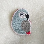 【刺繡ブローチ】ヨウム