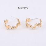 M7325   6個  デザインピアス フラワーフープ 9×22mm ゴールド   3×（2ヶ）