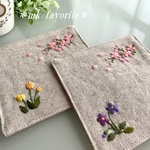 🌸春の花々・手刺繍コースター2点セット『桜＆スミレ』『桜＆チューリップ』