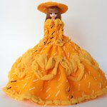 ジェニーちゃんの山吹色のぷくふわロングドレス