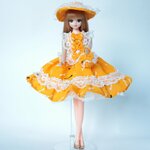 ジェニーちゃんの山吹色に白レースのワンピース