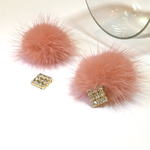 ふわふわミンクボールのピアス