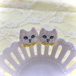 白猫と菜の花/ピアス
