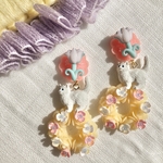 ❤️再販④❤️ 白猫とチューリップ のアクセサリー　ピアス　イヤリング　ブローチ　昭和レトロ　レトロ　ファンシー　レア　白猫　猫アクセサリー　動物　アニマル　チューリップ  フィギュア　猫