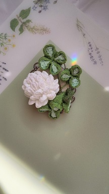 碌山　シロツメクサ　ブローチ imgrc0096897310.jpg