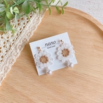 パール✿ ホワイト＆ゴールド刺繍フラワーピアス/イヤリング サージカルステンレス nonoacs