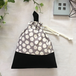 給食袋　巾着　一点は即発送可能！モノトーン給食袋　花柄給食袋　グレー✖️黒　裏地付き　入学グッズ　入園グッズ　女の子用入学