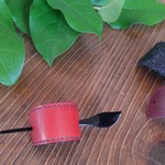 革のかんざしバレッタ　ブラッドレッド