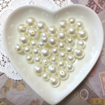 高品質♥︎大きめサイズ30個＋おまけ２個★コットンパール風パール(両穴タイプ) 10mm.8mm