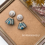 ヴィンテージボタンとジャガードリボンタッセルのエスニックピアス