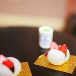 いちご大福🍓カットいちごタイプ　抹茶あん　1個　ミニチュア