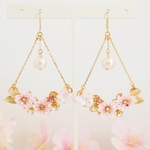 桜と蝶が舞うピアス ~花の宴~ ＊つまみ細工＊