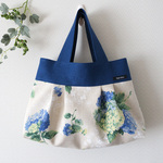 【p様オーダー品】紫陽花のタウンバッグ・ブルー・Lサイズ（YUWA）