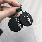 ▷ クロス × マットチャーム アシンメトリー ピアス/イヤリング