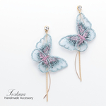水色の蝶々(484) ピアス/ノンホールピアス/樹脂ピアス