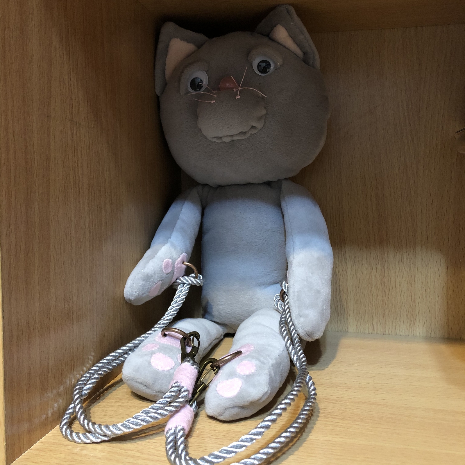 寂しがりやのションボリネコ(子供用リュック) 寂しがりやのションボリネコリュック(子供用) - YUPPO'S GALLERY