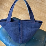硬い濃紺デニムのトートバッグ