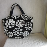 ぷっくりグラニーバッグ☆黒花ファスナーポケット付き