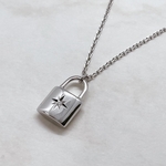 ロックネックレスwithダイヤ(シルバー) 南京錠 SV925 ペアネックレス 彫金 送料無料 お揃い カップル 夫婦 プレゼント