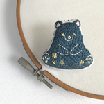 【刺繍ブローチ】星空ぐま