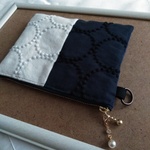 ミナペルホネン刺繍生地のペタンコポーチ