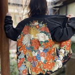 大輪のお花（刺繍）が咲き誇るスカジャン　着物リメイク