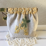 手刺繍◆ミモザのバネ口ポーチ