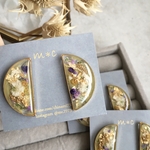 half moon・pistàcchio ピアス