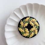 ミモザの刺繍ブローチ(ブラック) 𓈒𓏸𓐍K