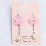 桜の水引とゆれるしずく型コットンパールのイヤリング(金具交換可)