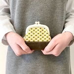 【再販】つぶつぶ黄いちごのプラがま口
