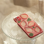 iPhone11 妖精の苺の氷菓子　スマホケース