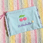 さくらんぼ刺繍のぺたんこポーチ