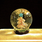 クリスマスツリーのスノードームリング　ブルー