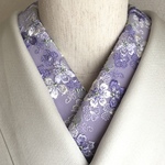 洗える刺繍半衿　藤色のお花