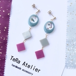 カラフルタイルとビーズピアス/イヤリング（ブルー）　　　レジン　アクリル　ロング