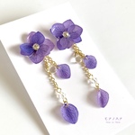 再販◆紫陽花◆ウエディングにも◎ユラユラ揺れる花びらのピアス／イヤリング(パープル)